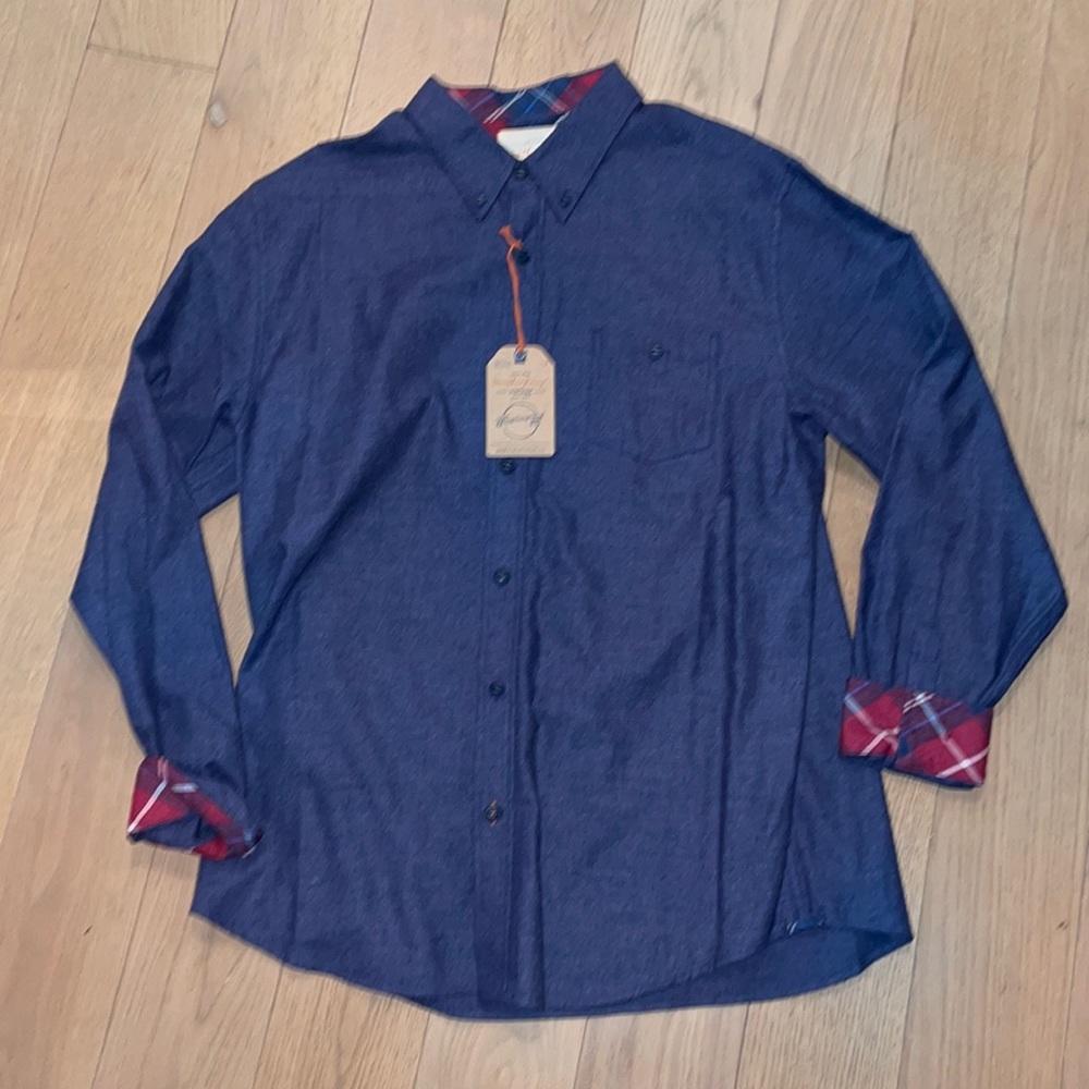 Long sleeve collared shirt